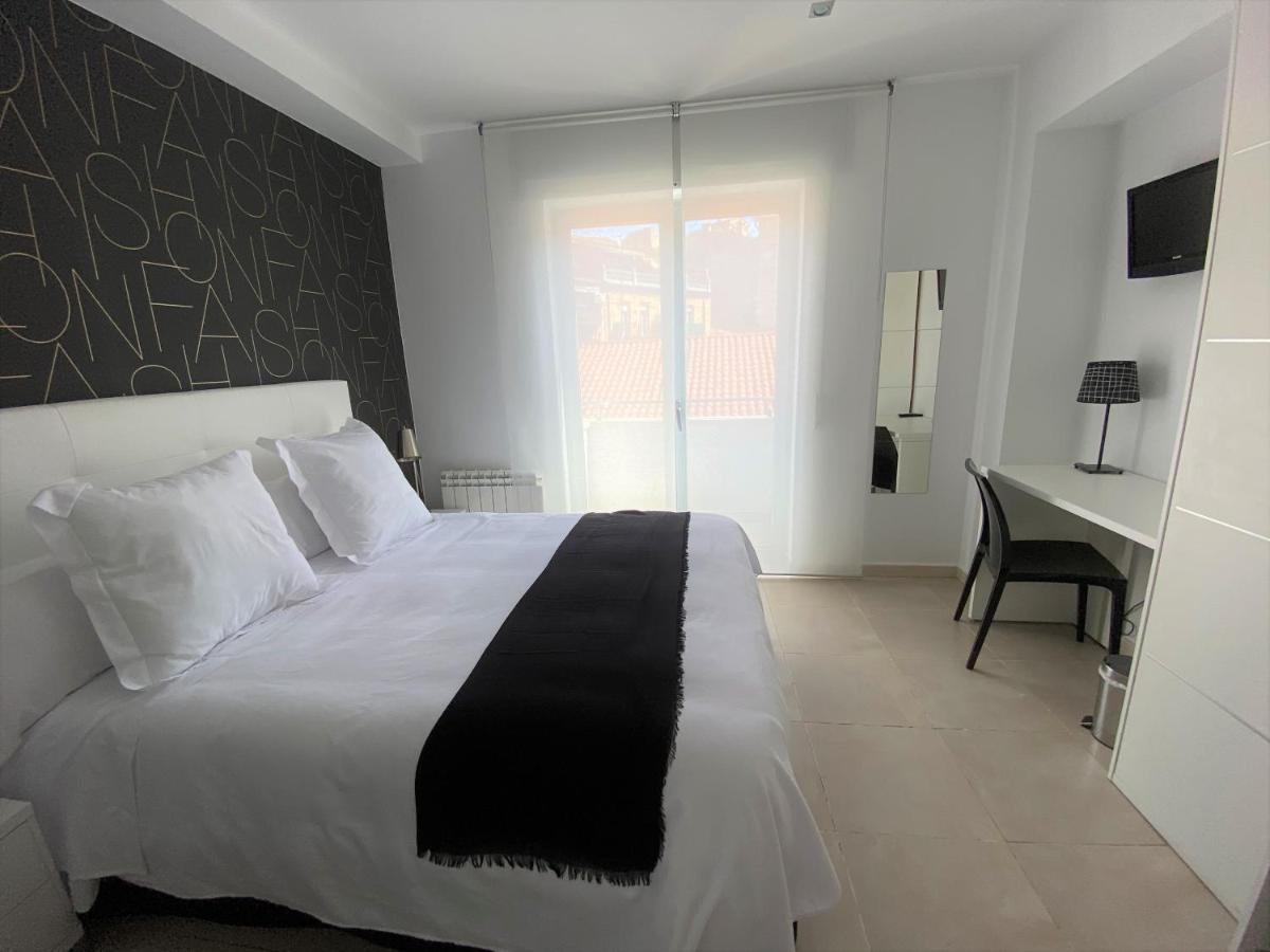 Hostal Somnis Suria المظهر الخارجي الصورة