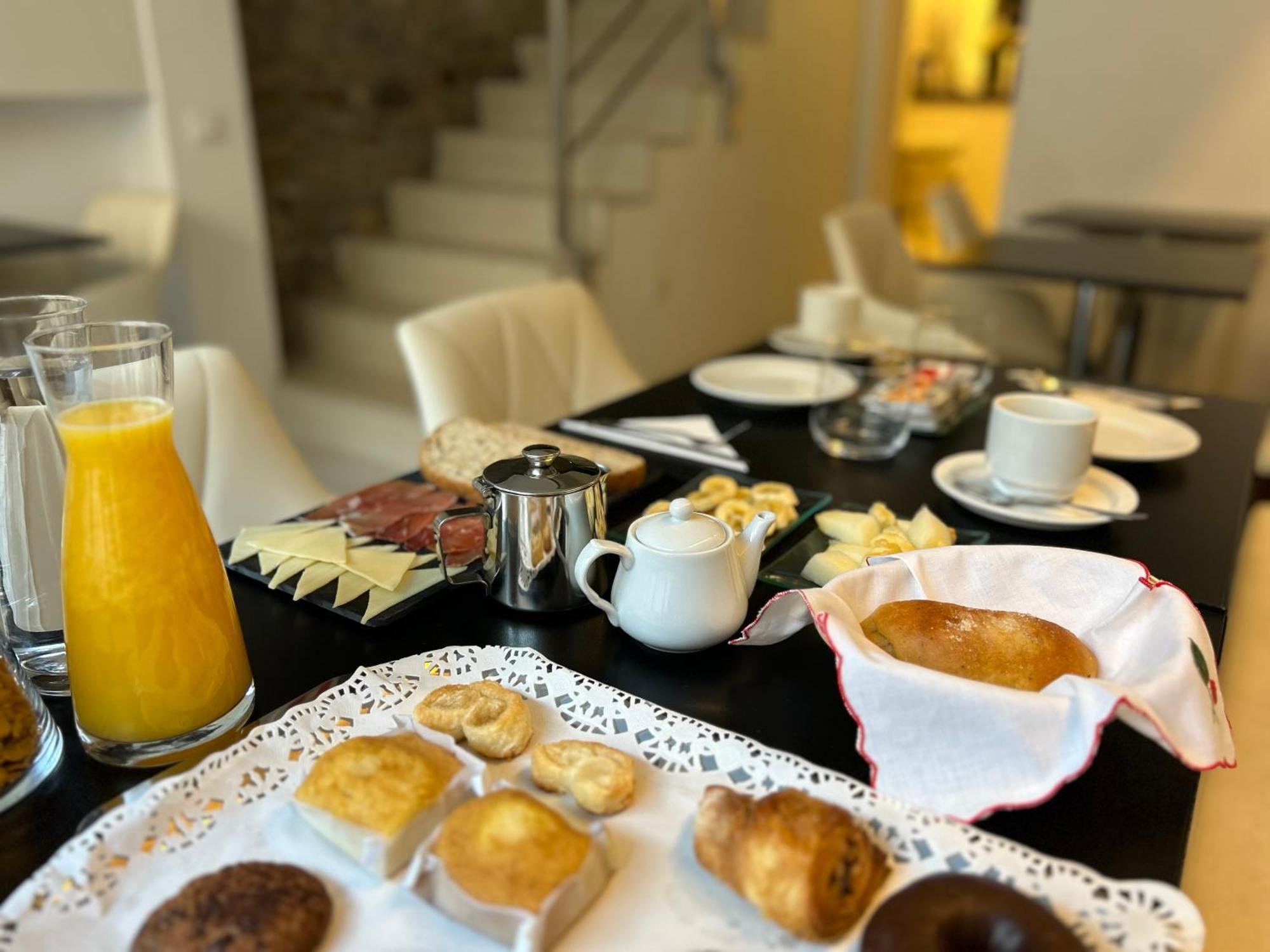 Hostal Somnis Suria المظهر الخارجي الصورة