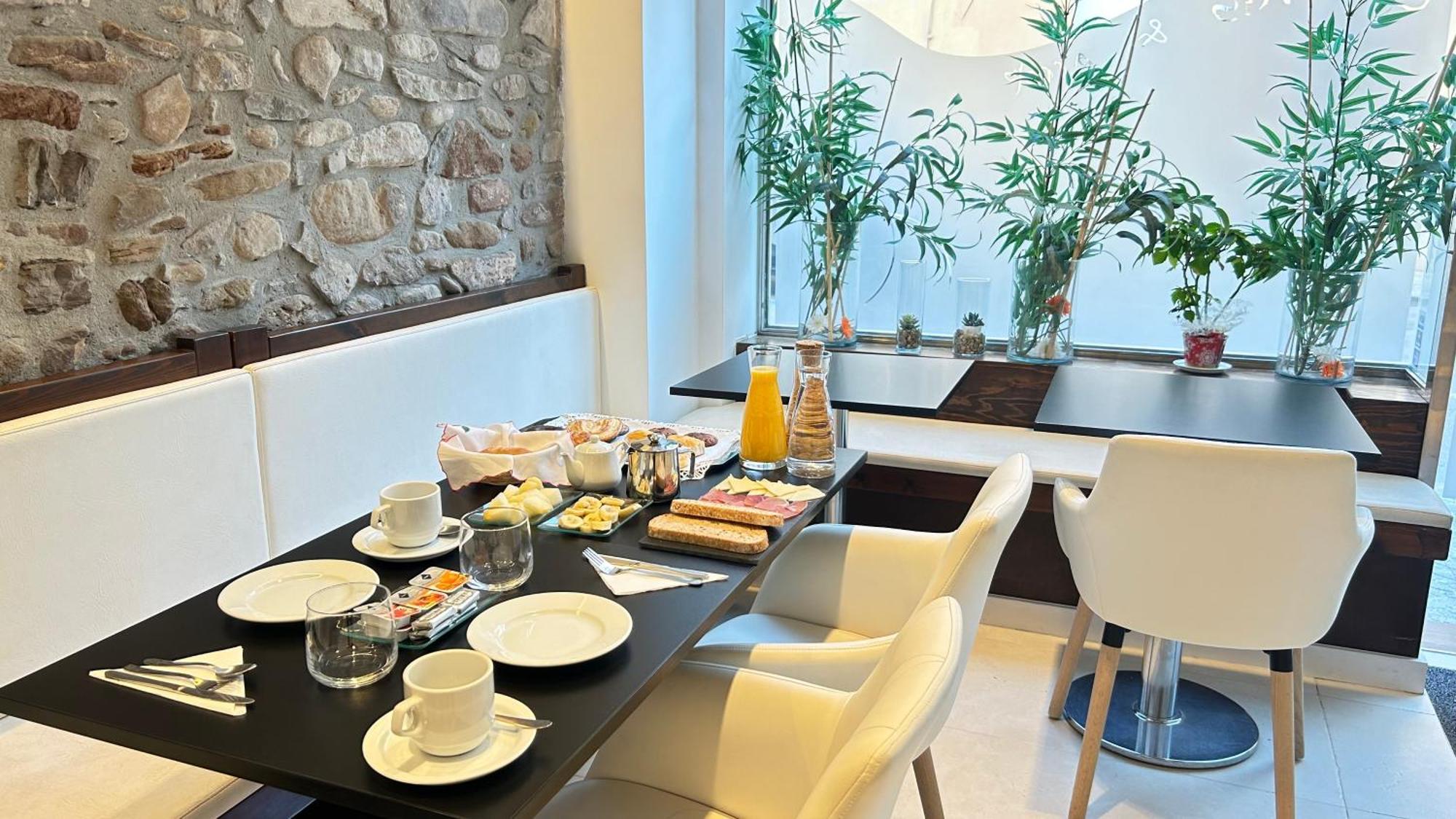 Hostal Somnis Suria المظهر الخارجي الصورة
